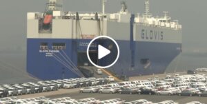 car_loading_cargo_ship_vid_nzz